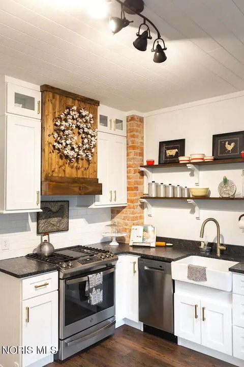 Tiny photo for 6739 Erie Street, Sylvania, OH 43560 (MLS # 10006503)