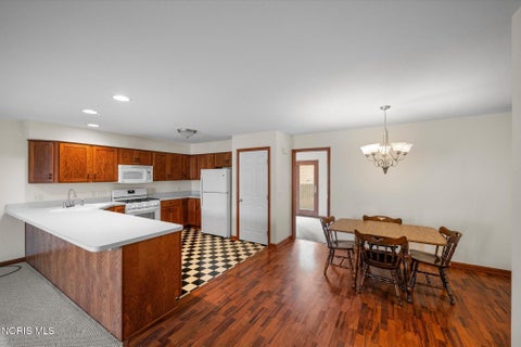 Tiny photo for 4332 Townhouse Drive # F, Oregon, OH 43616 (MLS # 10012792)