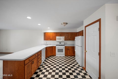 Tiny photo for 4332 Townhouse Drive # F, Oregon, OH 43616 (MLS # 10012792)