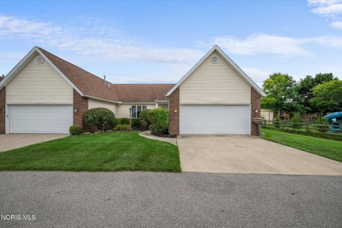 Photo of 4332 Townhouse Drive # F, Oregon, OH 43616 (MLS # 10012792)