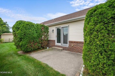 Tiny photo for 4332 Townhouse Drive # F, Oregon, OH 43616 (MLS # 10012792)
