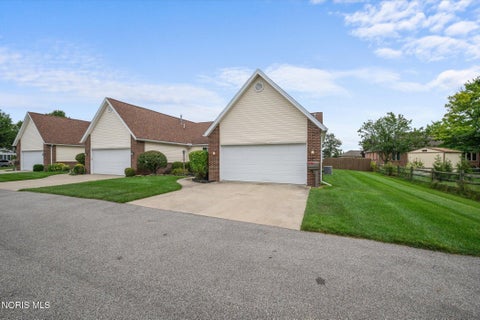 Tiny photo for 4332 Townhouse Drive # F, Oregon, OH 43616 (MLS # 10012792)