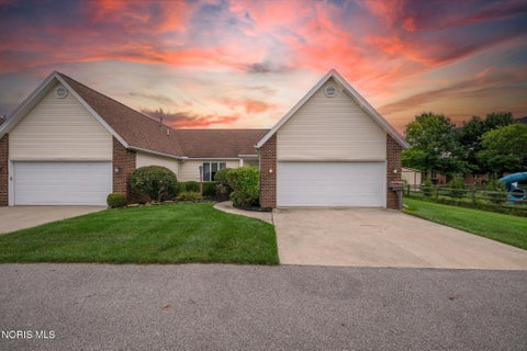 Tiny photo for 4332 Townhouse Drive # F, Oregon, OH 43616 (MLS # 10012792)