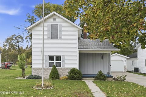 Photo of 114 E Bement Street, Edgerton, OH 43517 (MLS # 10000971)