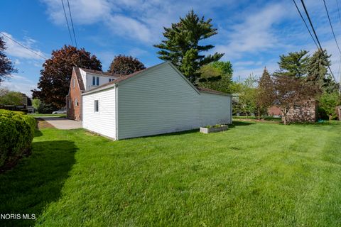 Tiny photo for 2747 Eastmoreland Drive, Oregon, OH 43616 (MLS # 10007490)