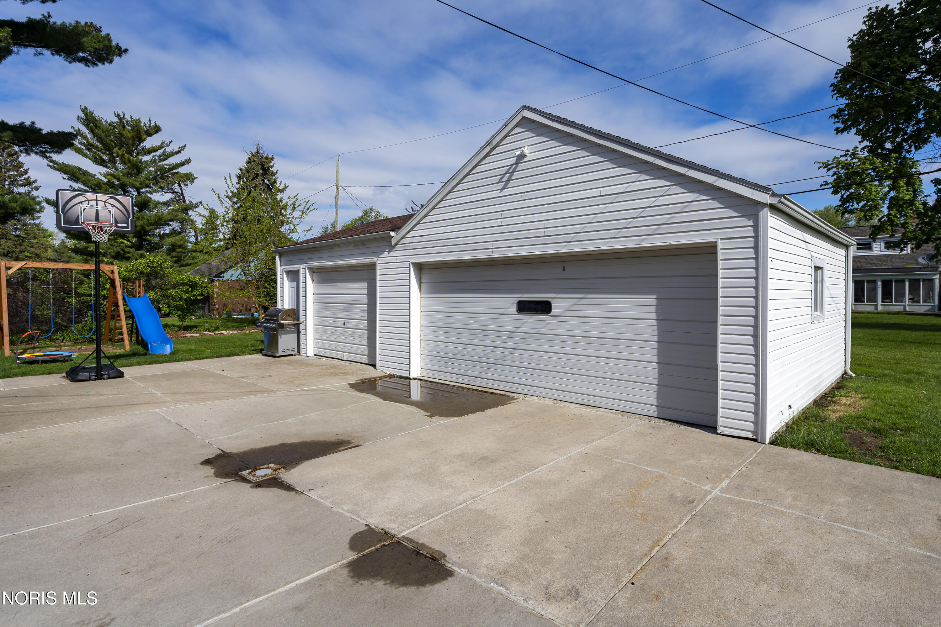2747 Eastmoreland Drive