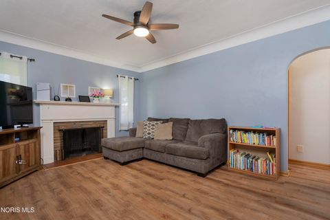 Tiny photo for 2747 Eastmoreland Drive, Oregon, OH 43616 (MLS # 10007490)