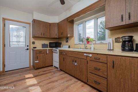 Tiny photo for 2747 Eastmoreland Drive, Oregon, OH 43616 (MLS # 10007490)