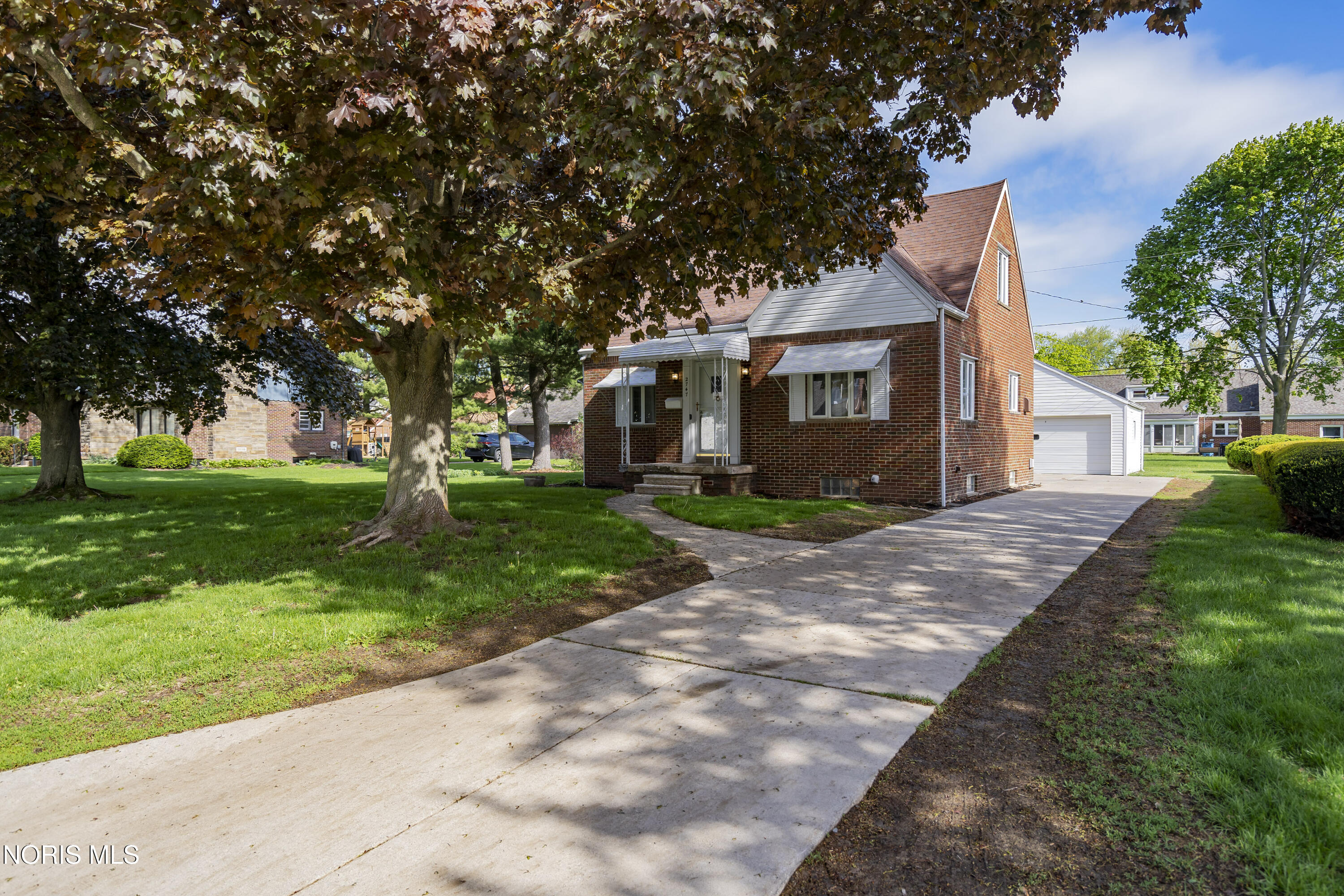 2747 Eastmoreland Drive