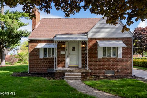 Photo of 2747 Eastmoreland Drive, Oregon, OH 43616 (MLS # 10007490)