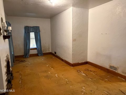 Tiny photo for 2189 Mellwood Avenue, Toledo, OH 43613 (MLS # 10007695)