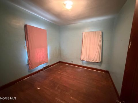 Tiny photo for 2189 Mellwood Avenue, Toledo, OH 43613 (MLS # 10007695)