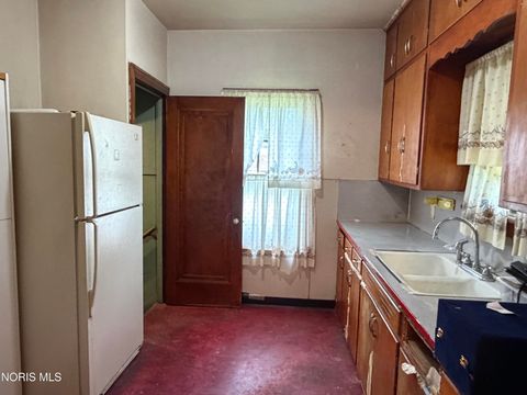 Tiny photo for 2189 Mellwood Avenue, Toledo, OH 43613 (MLS # 10007695)