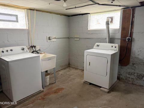 Tiny photo for 2189 Mellwood Avenue, Toledo, OH 43613 (MLS # 10007695)