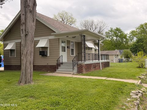 Tiny photo for 2189 Mellwood Avenue, Toledo, OH 43613 (MLS # 10007695)