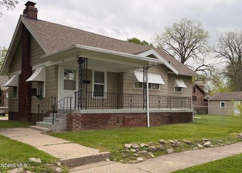 Tiny photo for 2189 Mellwood Avenue, Toledo, OH 43613 (MLS # 10007695)