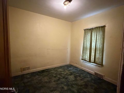 Tiny photo for 2189 Mellwood Avenue, Toledo, OH 43613 (MLS # 10007695)
