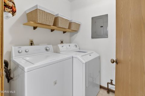 Tiny photo for 2009 Willowhill Lane, Toledo, OH 43615 (MLS # 10004578)