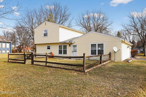 Tiny photo for 2009 Willowhill Lane, Toledo, OH 43615 (MLS # 10004578)