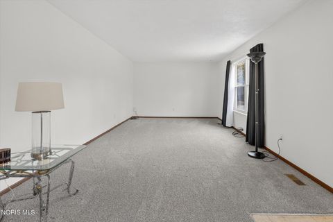 Tiny photo for 2009 Willowhill Lane, Toledo, OH 43615 (MLS # 10004578)