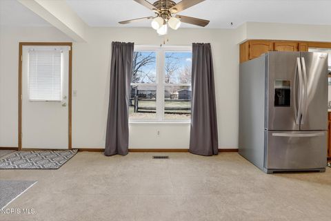 Tiny photo for 2009 Willowhill Lane, Toledo, OH 43615 (MLS # 10004578)