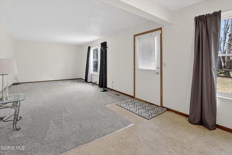 Tiny photo for 2009 Willowhill Lane, Toledo, OH 43615 (MLS # 10004578)