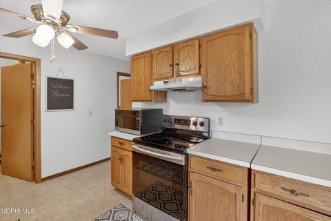 Tiny photo for 2009 Willowhill Lane, Toledo, OH 43615 (MLS # 10004578)