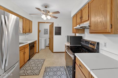 Tiny photo for 2009 Willowhill Lane, Toledo, OH 43615 (MLS # 10004578)