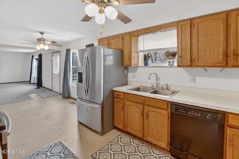 Tiny photo for 2009 Willowhill Lane, Toledo, OH 43615 (MLS # 10004578)