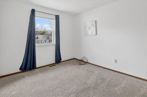 Tiny photo for 2009 Willowhill Lane, Toledo, OH 43615 (MLS # 10004578)