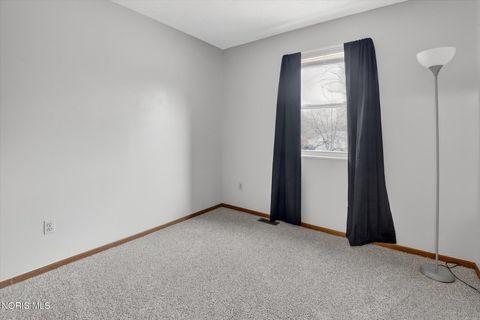 Tiny photo for 2009 Willowhill Lane, Toledo, OH 43615 (MLS # 10004578)