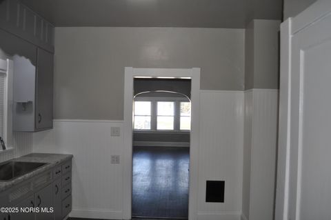 Tiny photo for 128 Carbon Street, Toledo, OH 43605 (MLS # 10000134)