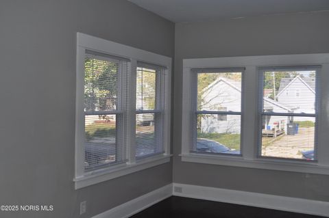 Tiny photo for 128 Carbon Street, Toledo, OH 43605 (MLS # 10000134)