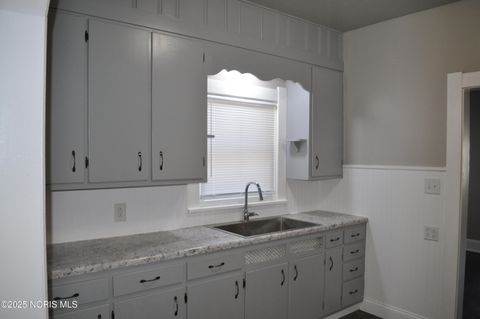 Tiny photo for 128 Carbon Street, Toledo, OH 43605 (MLS # 10000134)