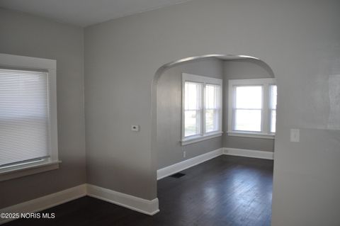 Tiny photo for 128 Carbon Street, Toledo, OH 43605 (MLS # 10000134)