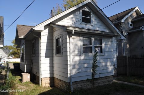 Tiny photo for 128 Carbon Street, Toledo, OH 43605 (MLS # 10000134)