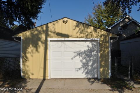 Tiny photo for 128 Carbon Street, Toledo, OH 43605 (MLS # 10000134)