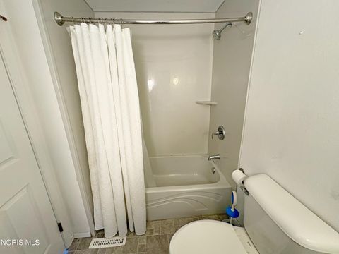 Tiny photo for 1014 Partridge Lane, Bowling Green, OH 43402 (MLS # 10007571)