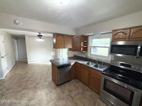 Tiny photo for 10917 Nelson Road, Bowling Green, OH 43402 (MLS # 10004292)