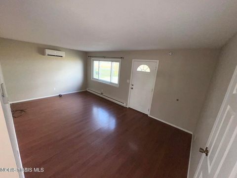 Tiny photo for 10917 Nelson Road, Bowling Green, OH 43402 (MLS # 10004292)