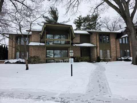 Photo of 4025 Newcastle Drive # 2-c, Sylvania, OH 43560 (MLS # 10003653)