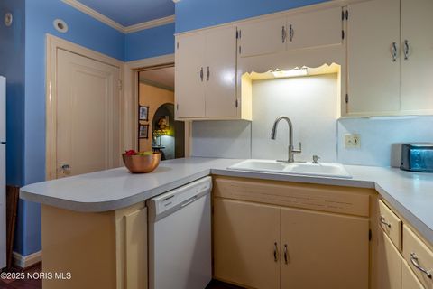 Tiny photo for 2647 Pemberton Drive, Toledo, OH 43606 (MLS # 10000591)
