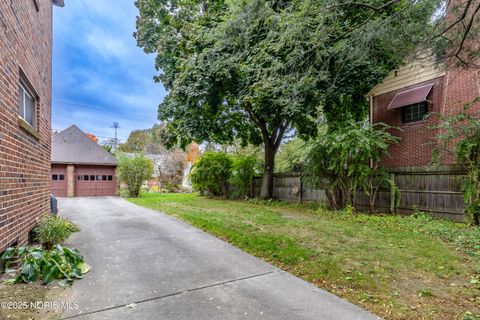 Tiny photo for 2647 Pemberton Drive, Toledo, OH 43606 (MLS # 10000591)