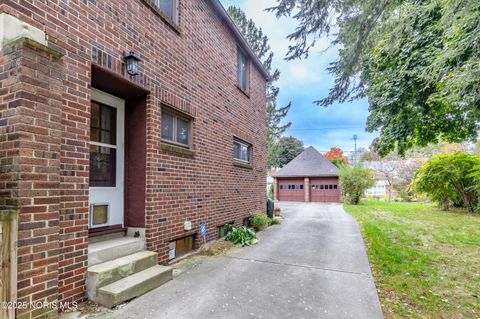 Tiny photo for 2647 Pemberton Drive, Toledo, OH 43606 (MLS # 10000591)