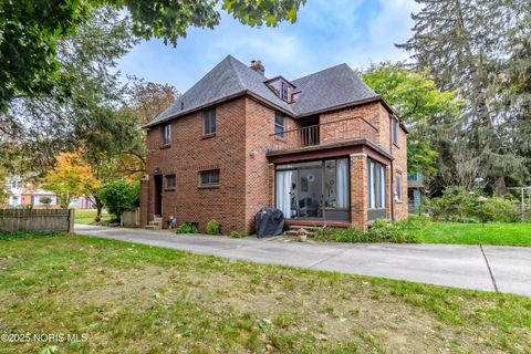 Tiny photo for 2647 Pemberton Drive, Toledo, OH 43606 (MLS # 10000591)