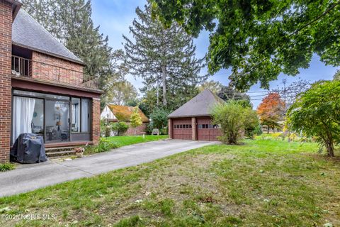 Tiny photo for 2647 Pemberton Drive, Toledo, OH 43606 (MLS # 10000591)