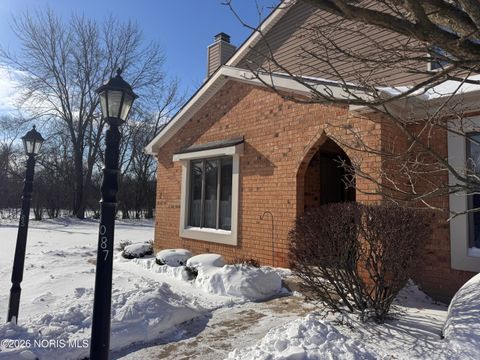 Photo of 11085 Riverbend Court #11085, Perrysburg, OH 43551 (MLS # 10003493)