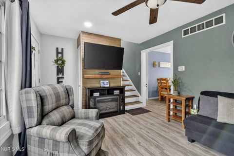 Tiny photo for 807 W Poinsetta Avenue, Toledo, OH 43612 (MLS # 10009391)