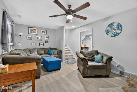 Tiny photo for 807 W Poinsetta Avenue, Toledo, OH 43612 (MLS # 10009391)