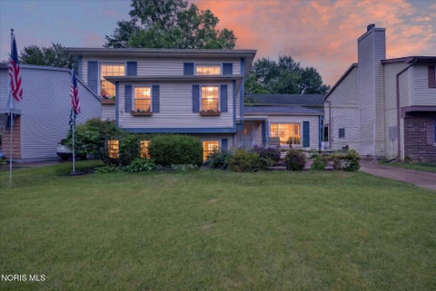 Photo of 807 W Poinsetta Avenue, Toledo, OH 43612 (MLS # 10009391)